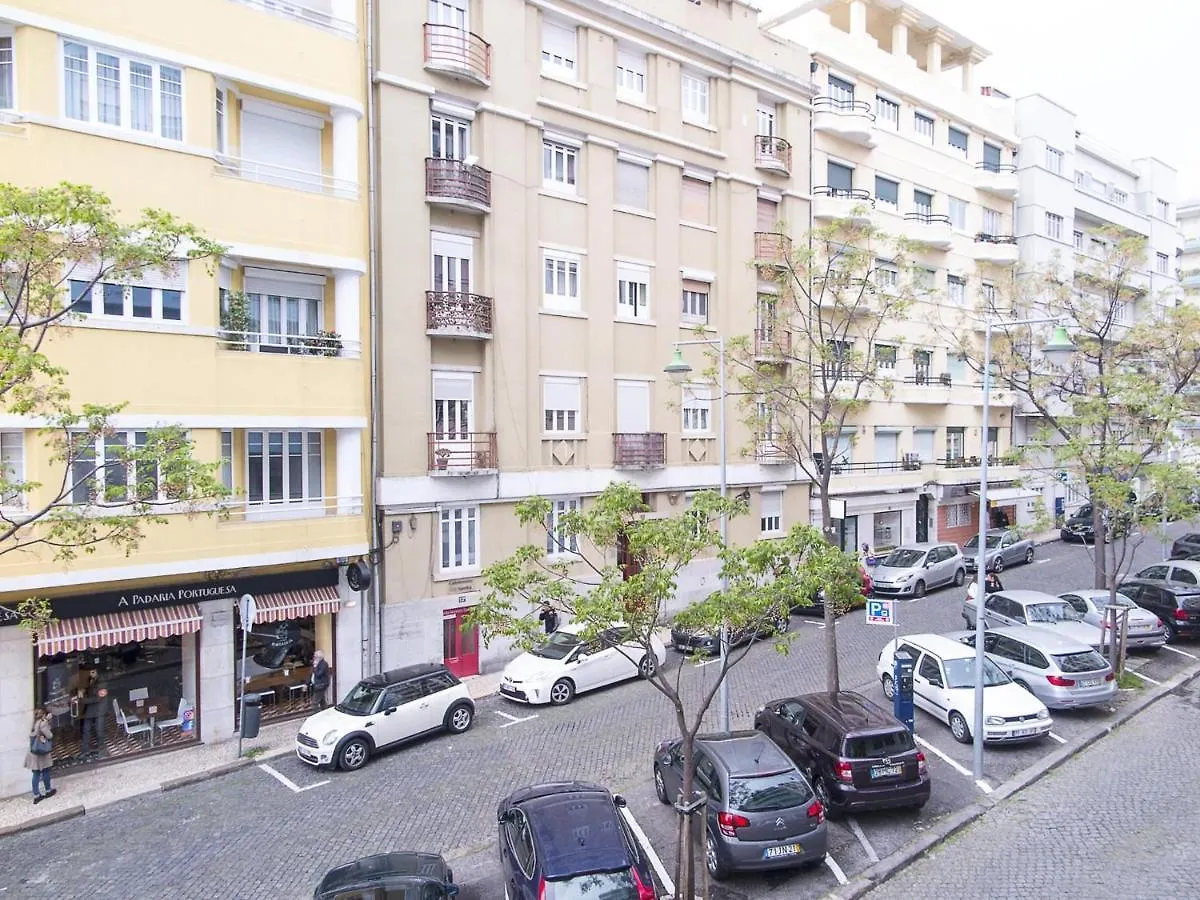 Eduardo VII Park Great Bright Apt With Ac Elevator contacts
